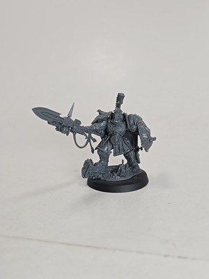 Warhammer 40K: Adeptus Custodes: Shield Captain Games Workshop