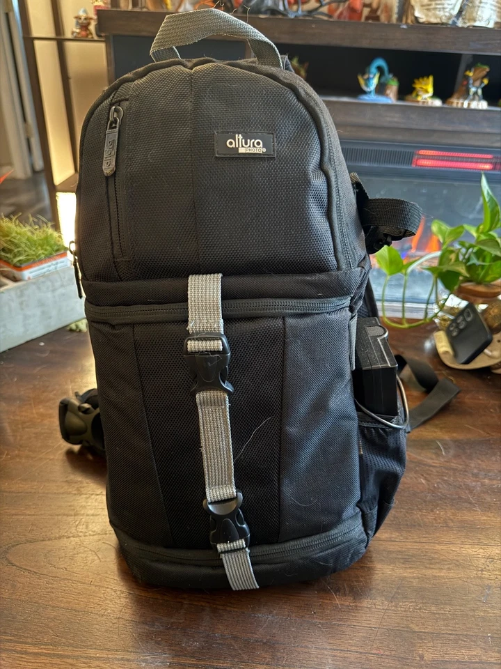 Canon EOS Mirrorless Camera Black 3 Lens Kit, NEW, with accessories - Image 3 of 4