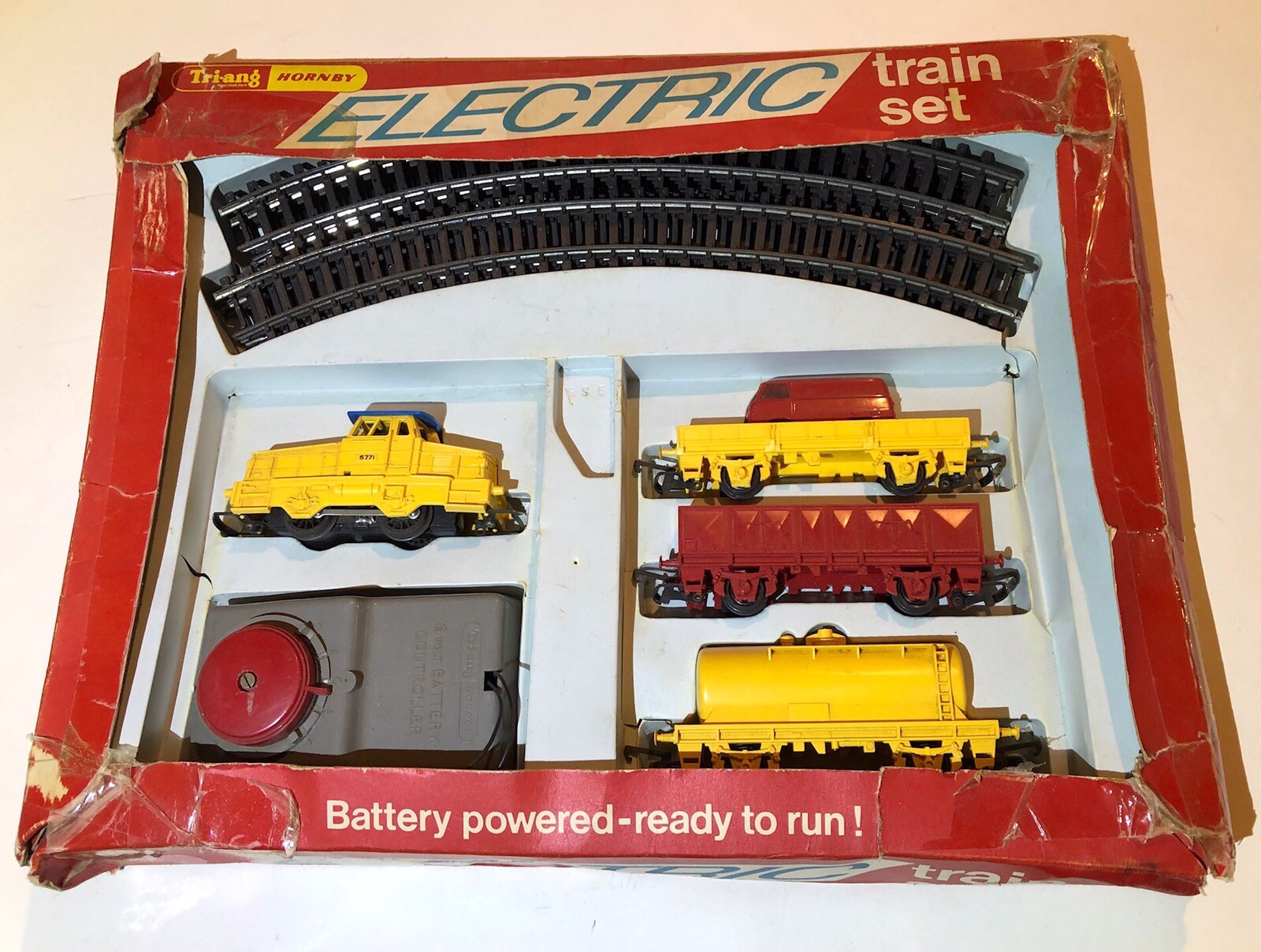 Triang Hornby RS5 1960s Diesel Shunter 6 Volt Battery Estrellater Train Set - Rare Triang Hornby RS5 1960s Diesel Shunter 6 Volt Battery Estrellater Train Set - Rare