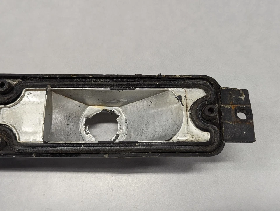 CARCASA LUZ TRASERA 70 BUICK SKYLARK/GS 1970 Foto 3 de 4