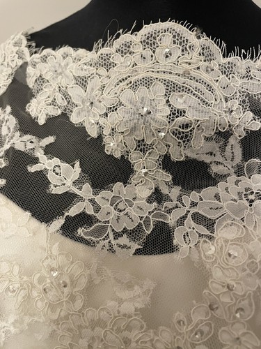 Wedding Dress Fits Size 10 Sparkling Lace Fishtail With DETACHABLE BELT - Picture 4 of 18