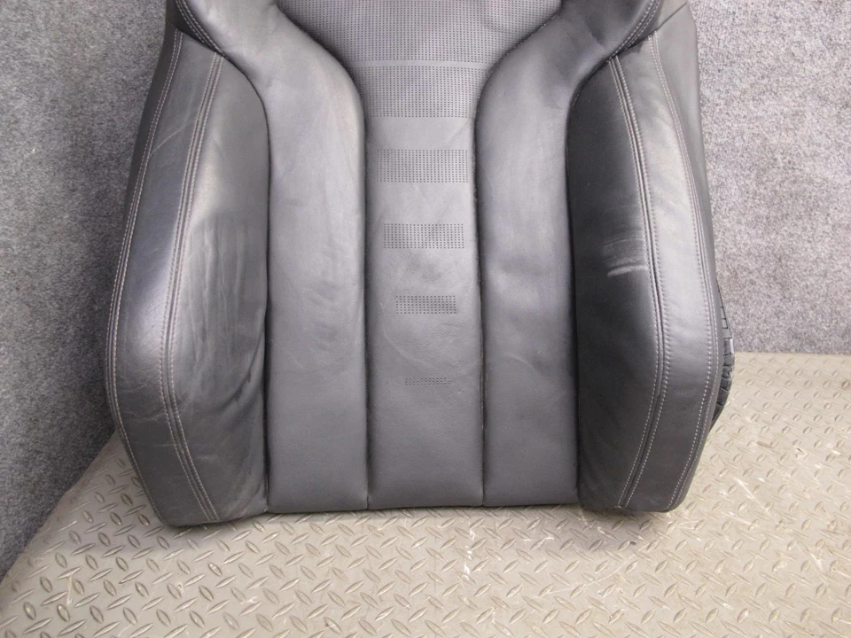 2015-2017 BMW F82 M4 FRONT RIGHT SEAT UPPER LEATHER CUSHION - Image 4 of 4