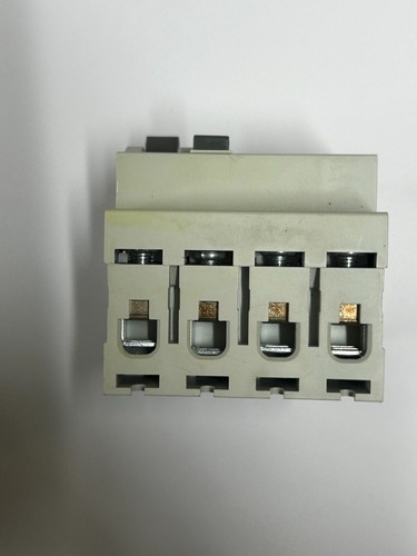 EUROPA COMPONENTS EUR1 25A INTERRUTTORE 25A 30mA (L5) - Foto 3 di 3