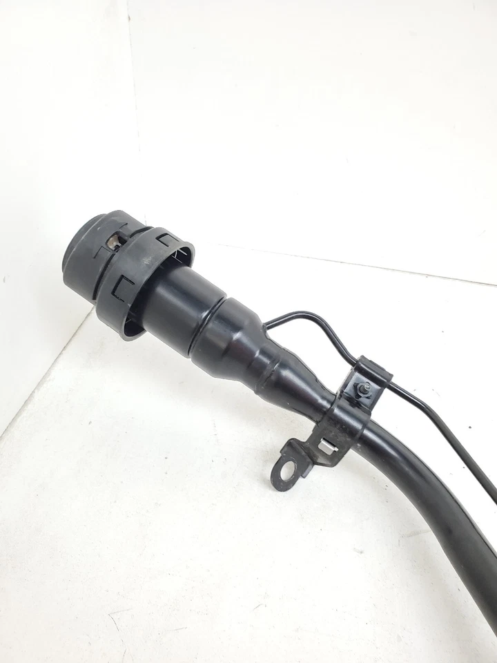 2022-2023 MITSUBISHI OUTLANDER AWD tanque de combustible tanque de gasolina llenado cuello manguera tubo OEM  Foto 4 de 4