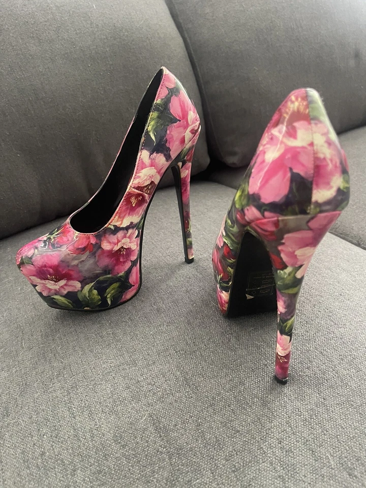 Tacones de aguja florales, tacones Foto 4 de 4