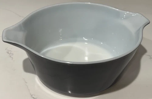 PYREX  475B 2.5QT PUEBLO BLACK CASSEROLE DISH-USA MADE