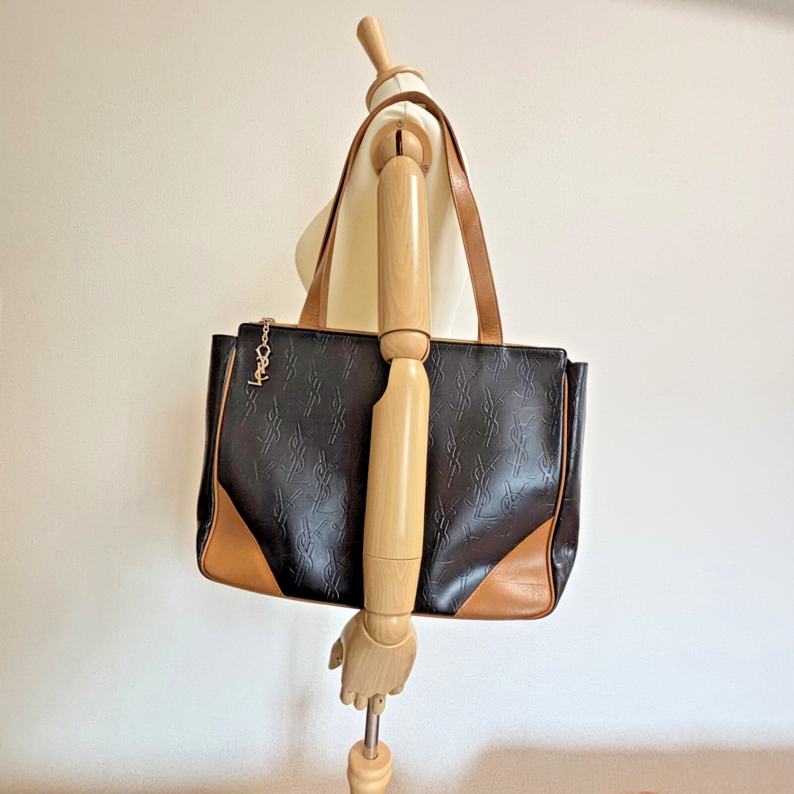 YSL Yves Saint Laurent Leather Logo Shoulder Tote Bag M01-0461