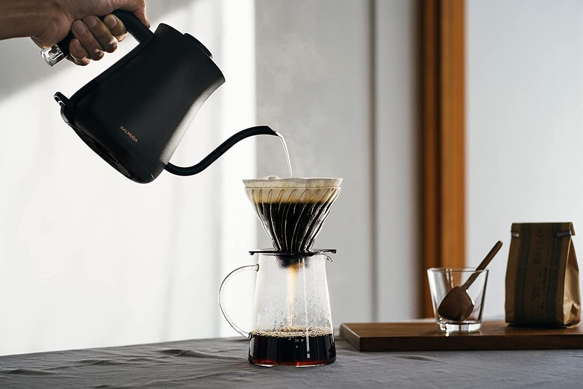 「旧品番モデル」BALMUDA 電気ケトル K02A-BK ブラック バルミューダ BALMUDA The Pot K02A-BK [ブラック] 価格比較 - 価格.com