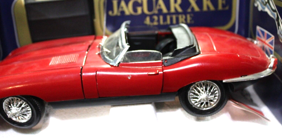 Tonka Polistil 自動車模型　「JAGUAR　XK.E4.2」 Vintage Jaguar E Type Xke in Red Tonka Polistil 1:16 SCALE | eBay