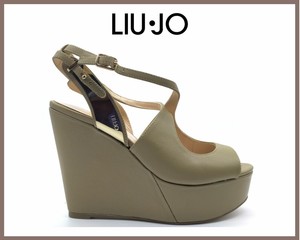 stivaletti stringati imbottiti