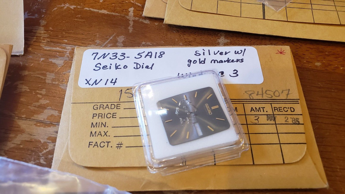 NEW VTG 70's Men's Seiko rectangle Silver Watch Dial w/ Gold