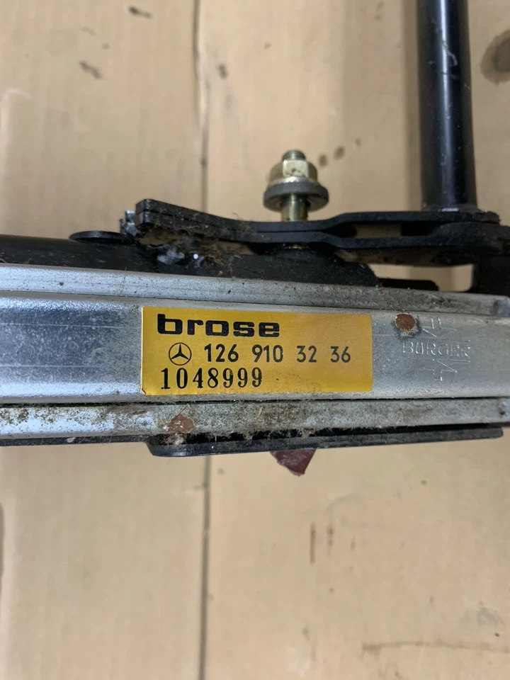 Passenger Seat Adjuster Slide for 1989 Mercedes-Benz 560SEC 300SE W126 - Imagem 3 de 4