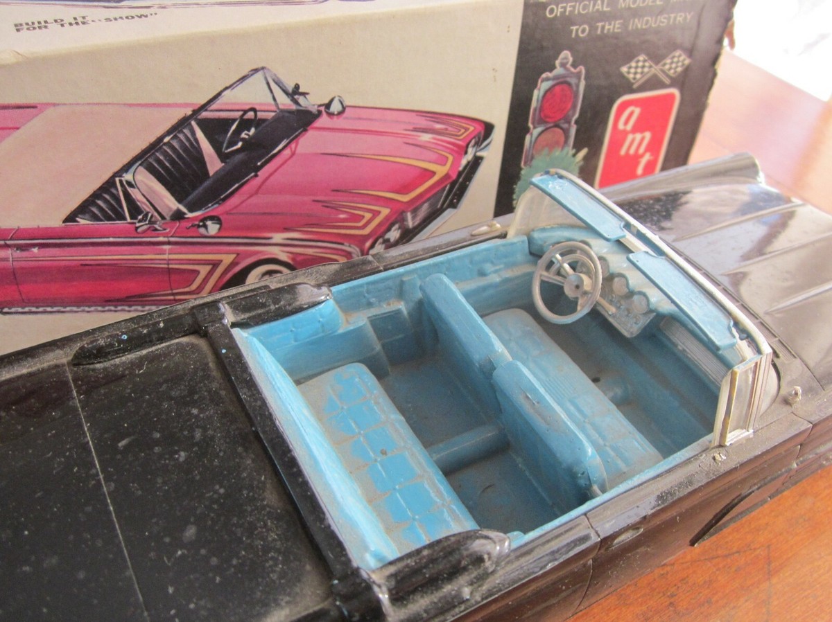 AMT 1960 Lincoln Continental Convertible Kit Annual 3-in-1 AMT 1960 Lincoln Continental Convertible Kit Annual 3-in-1