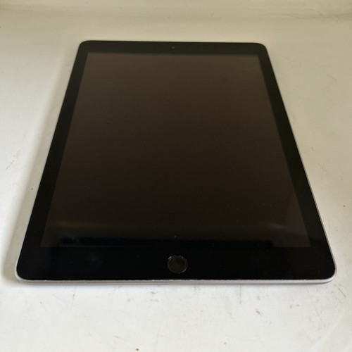 Apple iPad 6th Gen 32GB 9.7in Space Grey Wifi A1893 DK375 - Picture 8 of 9