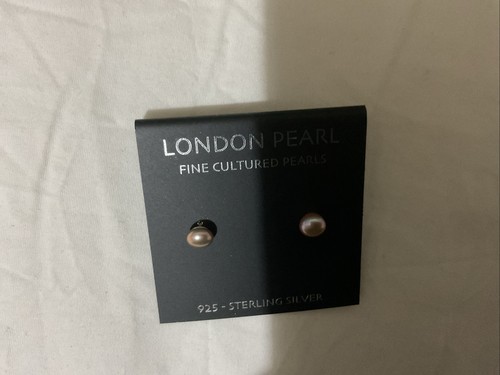 London Pearls Stud Earrings, Fresh Water Pearl White .925 Sterling Silver -New - Picture 2 of 3