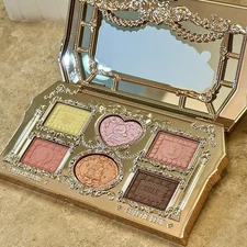 Flower Knows The Sweetie Bear 6-Color Makeup Palette  02 Strawberry Milk