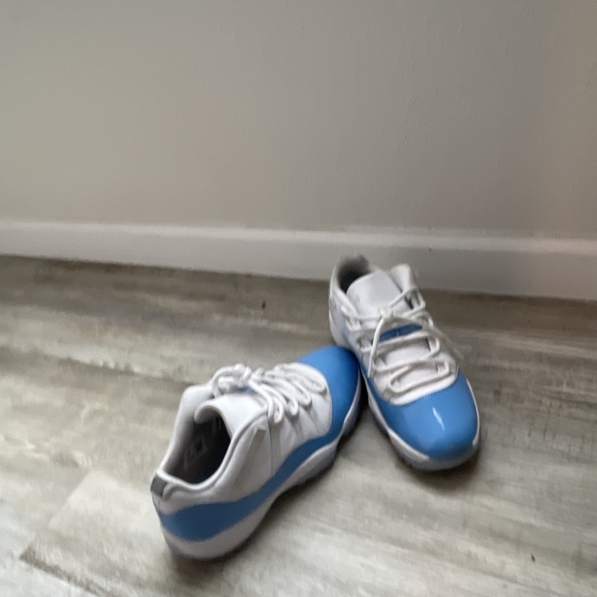 Jordan Air Jordan 11 Low Retro Legend Blue Sneakers White Blue