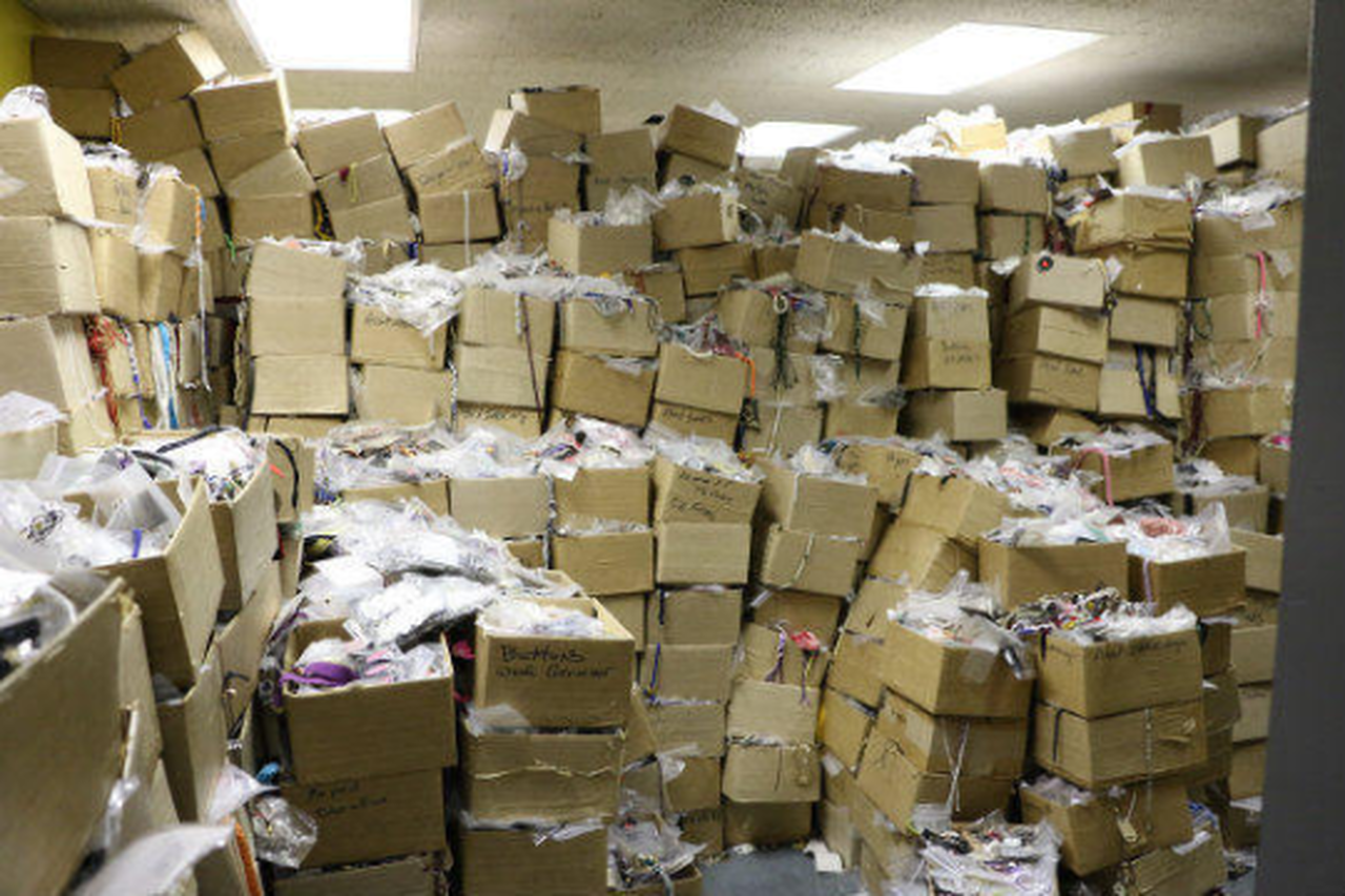 10 lbs Jewelry Lot -some broken -some not!! No Plastic All metal!