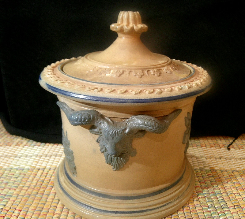 WHITE'S UTICA, UTICA, N.Y. - ANTIQUE STONEWARE HUMIDOR WITH APPLIED DECORATION