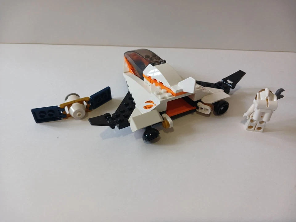 LEGO City 60224 Satellite Service Mission, photo 3 sur 3