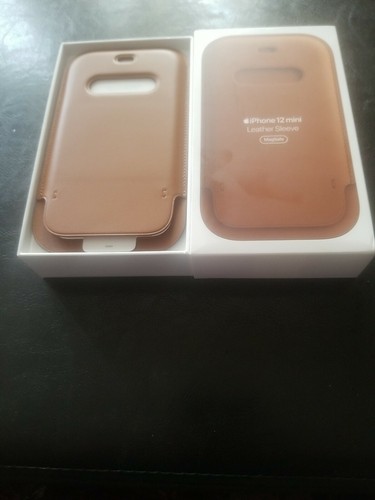 Housse en cuir véritable Apple avec MagSafe pour iPhone 12 mini - Marron - Photo 2 sur 3
