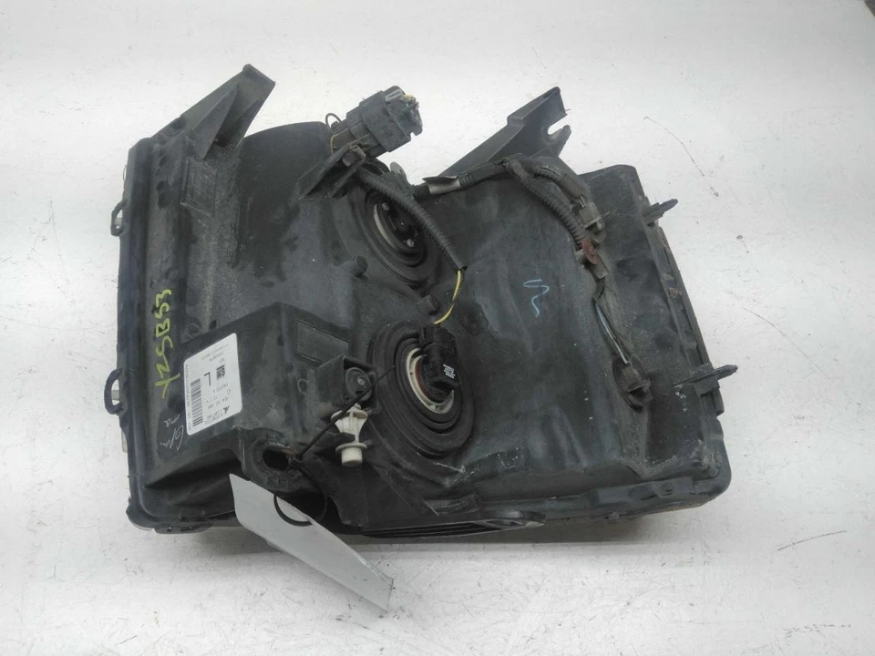 Driver Left Headlight Fits 07-14 SILVERADO 2500 PICKUP 2839424 - Image 3 of 4