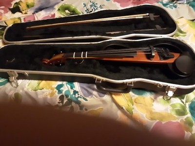 Yamaha Sv-120 Electric Silent Violin With Carrying Case