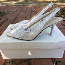 Women's Betsey Johnson Nikki Embroidered Slingback Pumps NEW Size 7