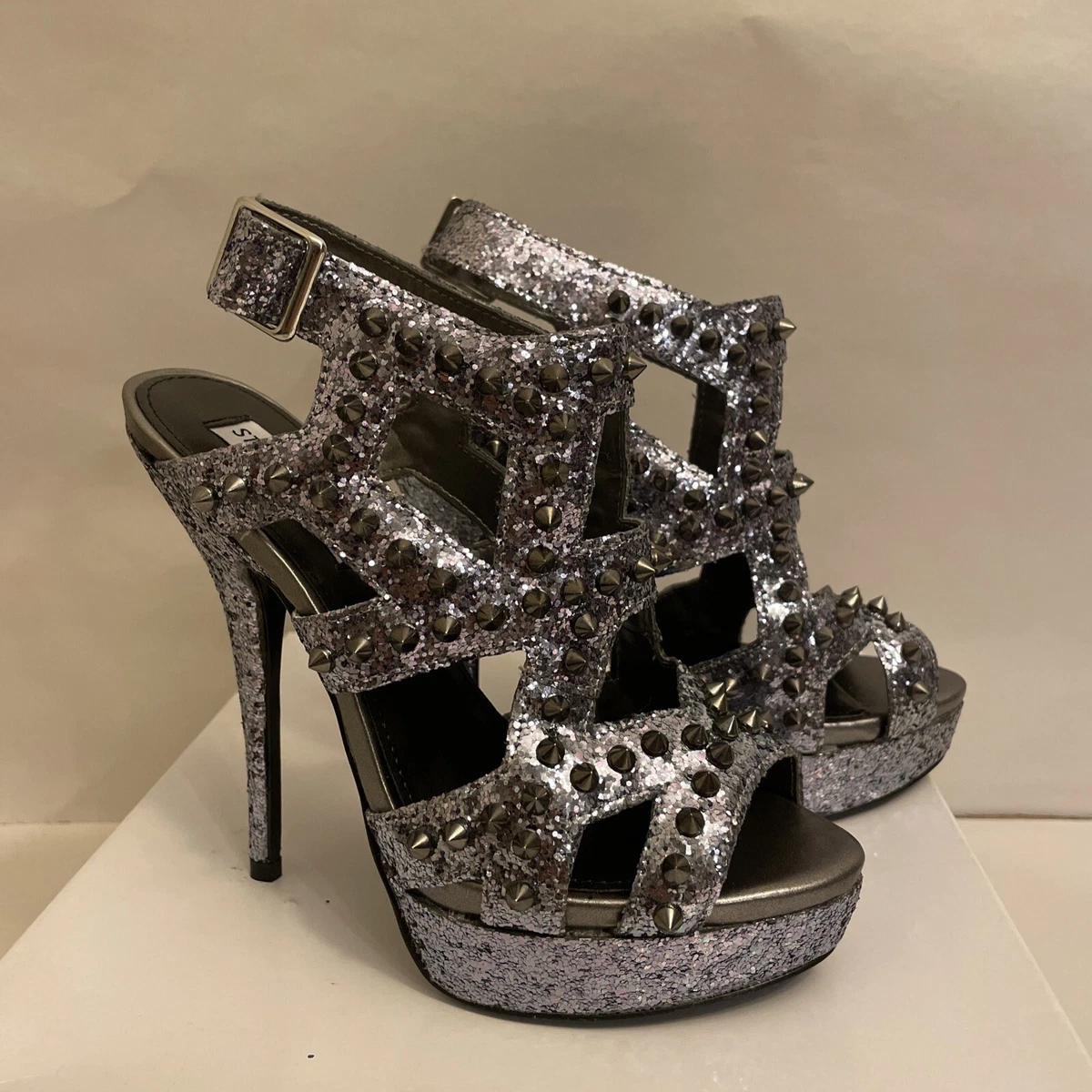 Silver pump deals shoes