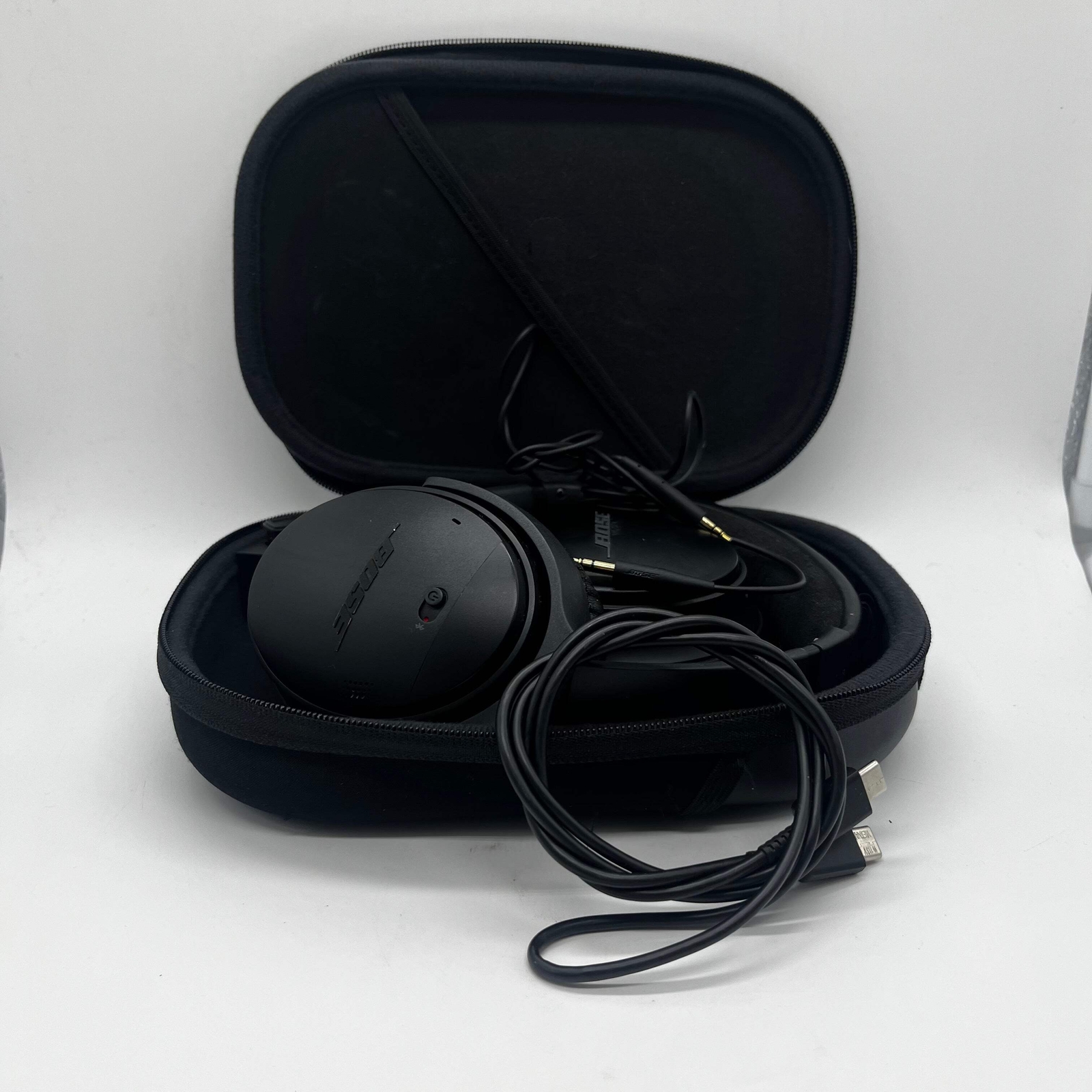 Bose QuietComfort 35 I QC35 Over-Ear Noise Cancelling Bluetooth Headphones Black-image