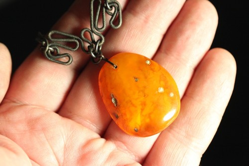 Natural OLD Antique 7.2g Butterscotch Egg Yolk Baltic Amber Stone Pendant D1163 - Picture 5 of 7