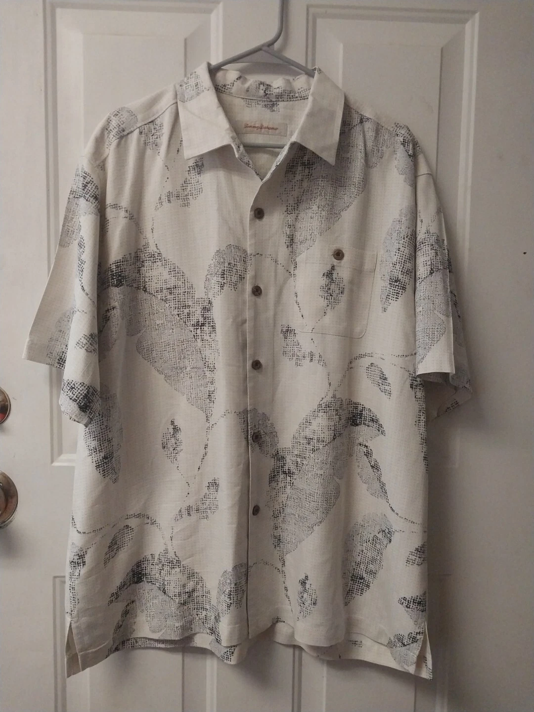 Tommy Bahama 100% Silk Hawaiian Aloha Men's Large Button Up Shirt Cream/Tan