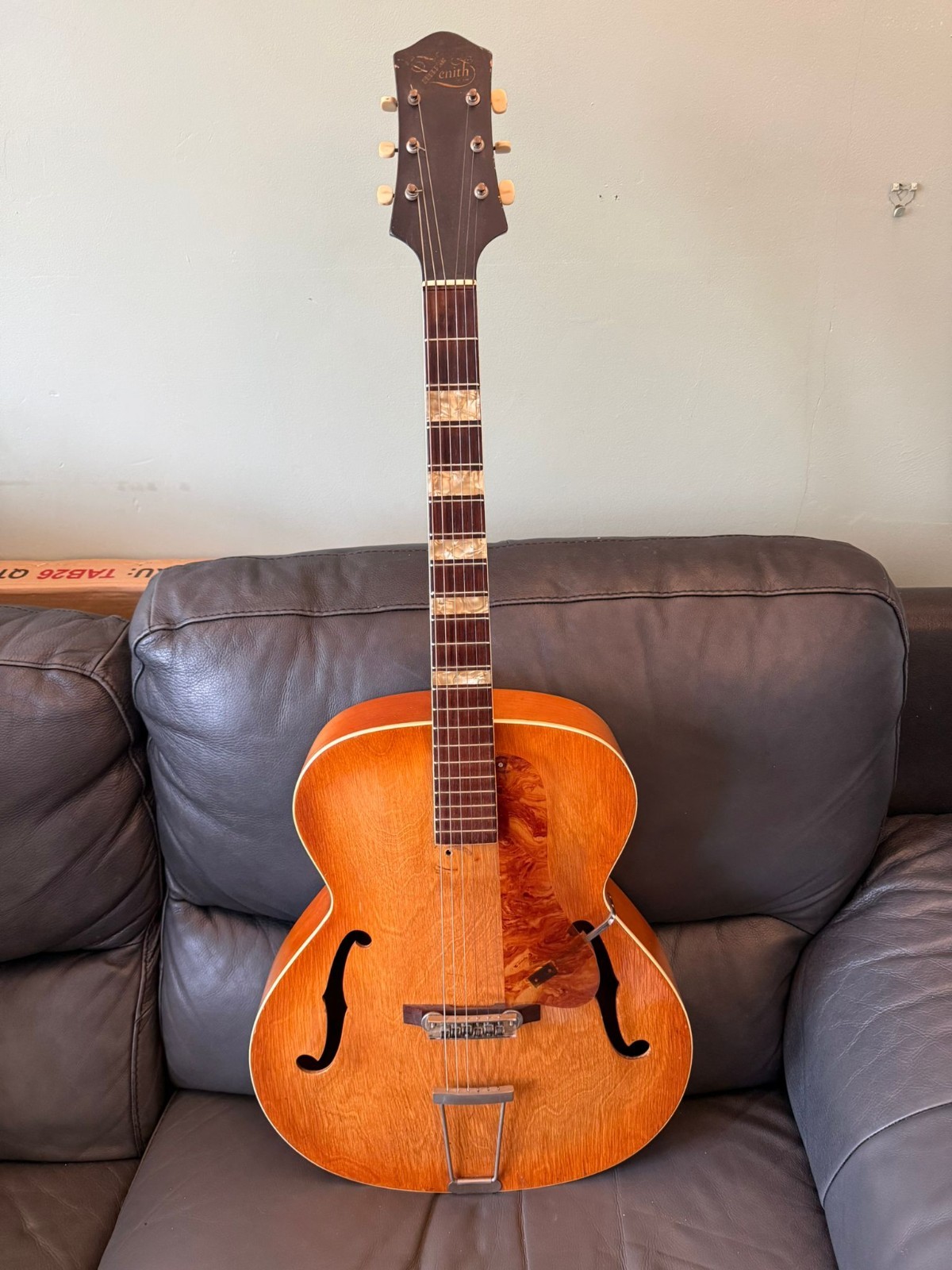 1959 Zenith Standard 21 Deluxe Vintage Acoustic Archtop Guitar Reserve £300