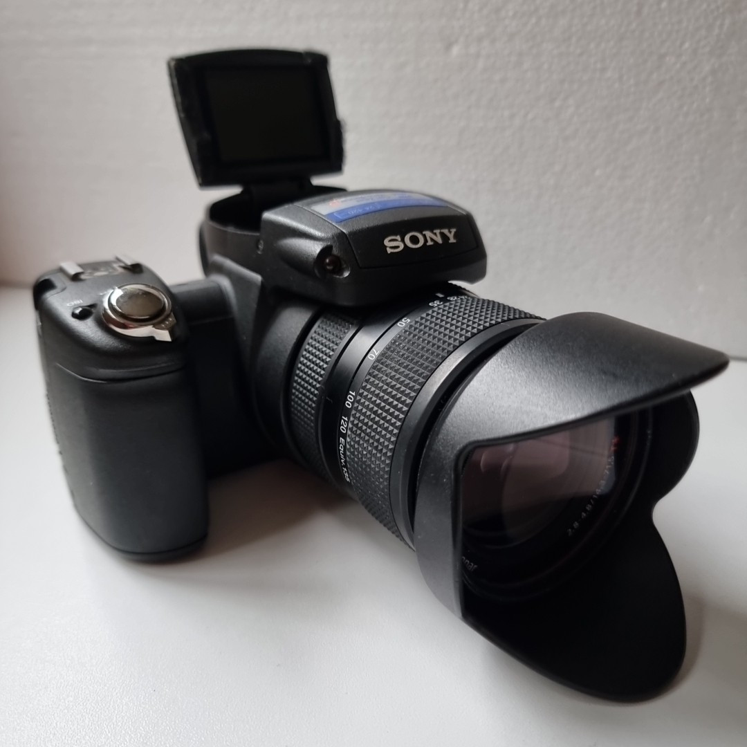 ✨美品✨　SONY Cyber-shot DSC-R1 Sony Cyber-shot DSC-R1 Review: Digital Photography Review