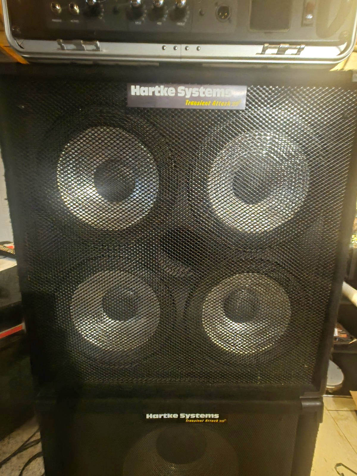Hartke Systems Transient Attack 300 4x10 Bass Cabinet, Black Wired