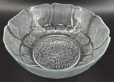 Vtg Arcoroc Fleur France Clear Glass Bowl Salad Serving 3D Scalloped Flower 9x3"