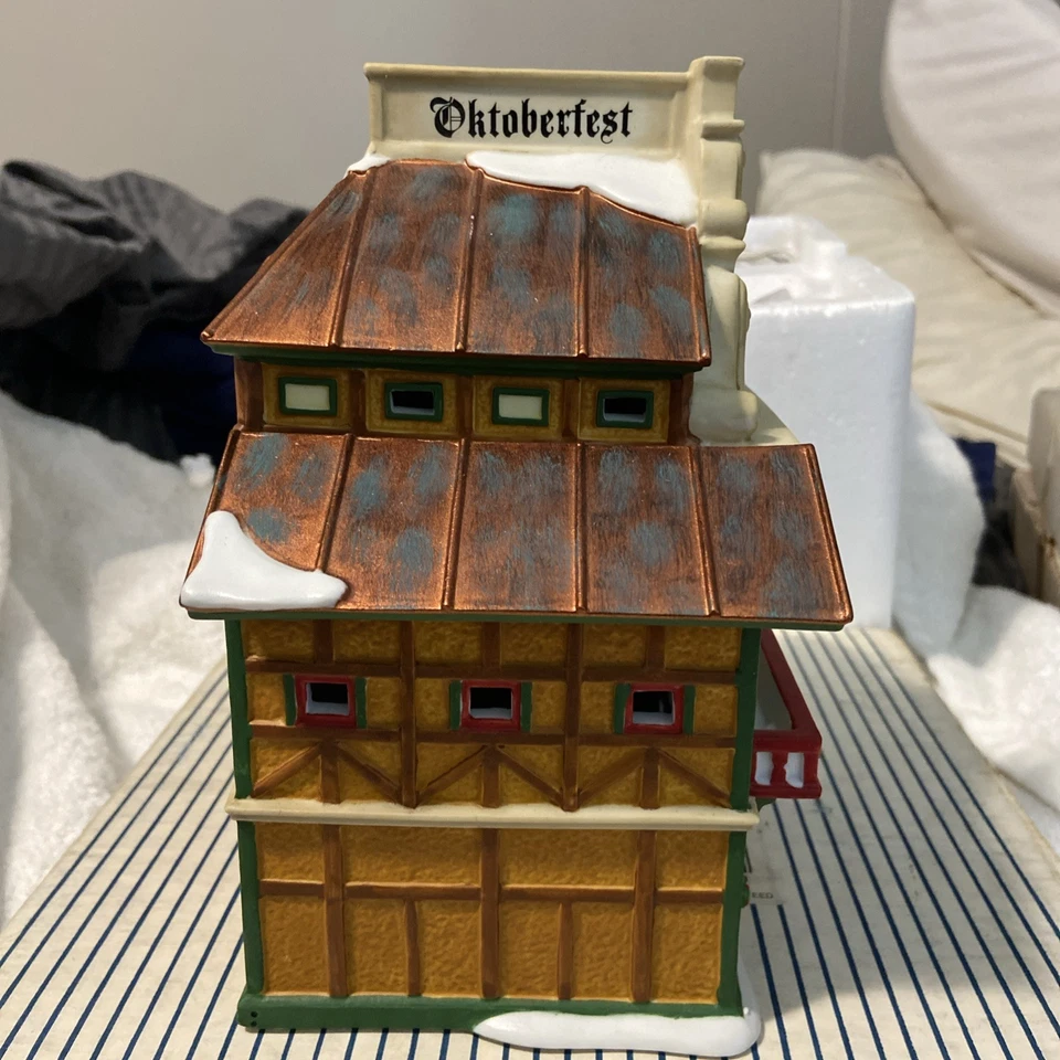Salón de cerveza Dept 56 Alpine Village Wolfstein 2010, 808754 con mancha Foto 3 de 4