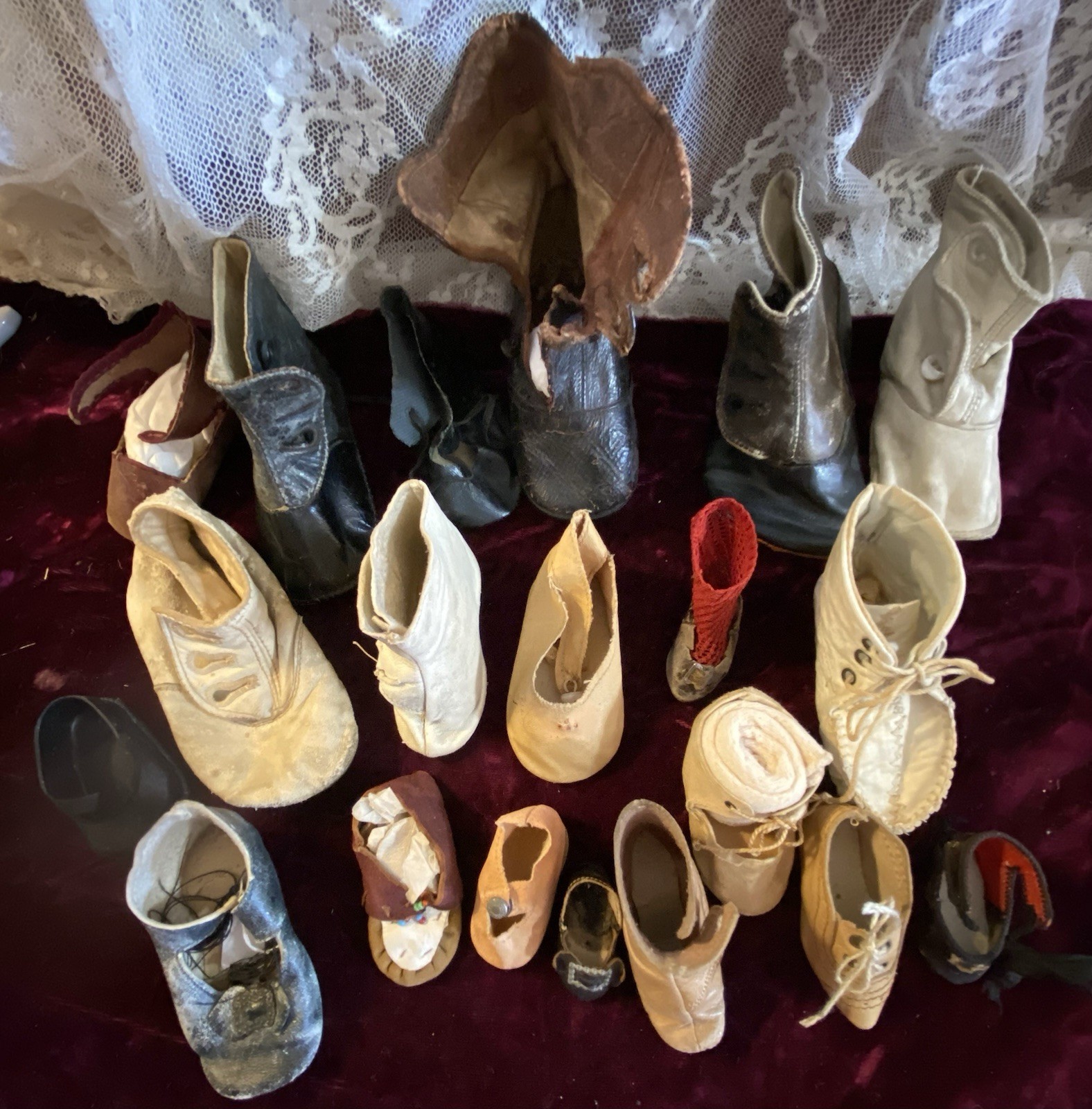 Antique Lot Of Single Shoes For Pattern Or Parts For Antique Bisque Dolls #9184