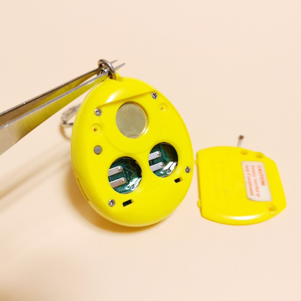 Bandai 1997 Tamagotchi Original YELLOW Shell Wizkids TEST