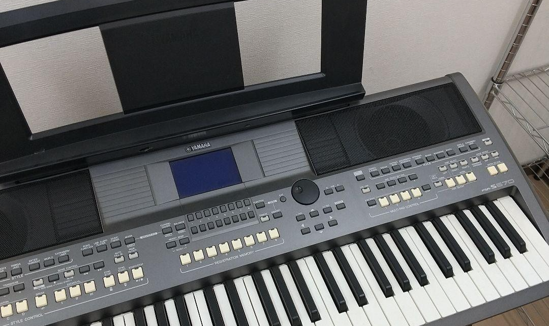 Yamaha PSR-S670 61-key Digital Keyboard Portatnoe Synthesaizer w
