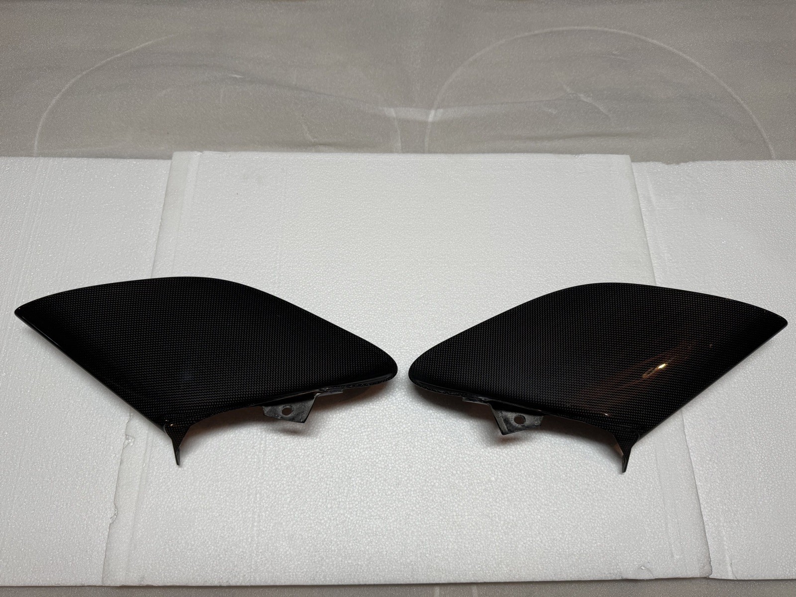Ferrari 488 GTB Spider Carbon Fiber Side Fender Air Vent Intake Covers
