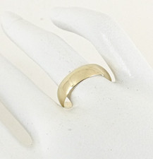 9ct Gold Wedding Ring Band Plain 2.5grams Hallmarked 5.5mm size S with Box