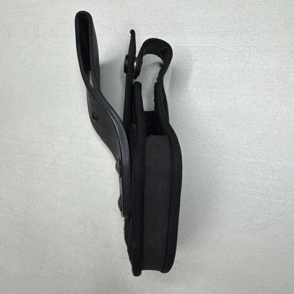 Uncle Mike’s Right Hand 6718-5 Size 18 Jacket Slot Dual Retention Duty Holster - Image 4 of 4