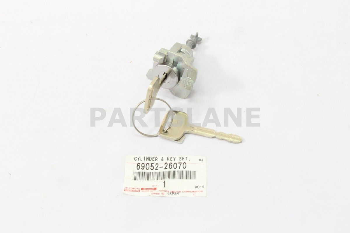 Toyota HiAce OEM Genuine Left Door Lock Cylinder and Key Set 69052