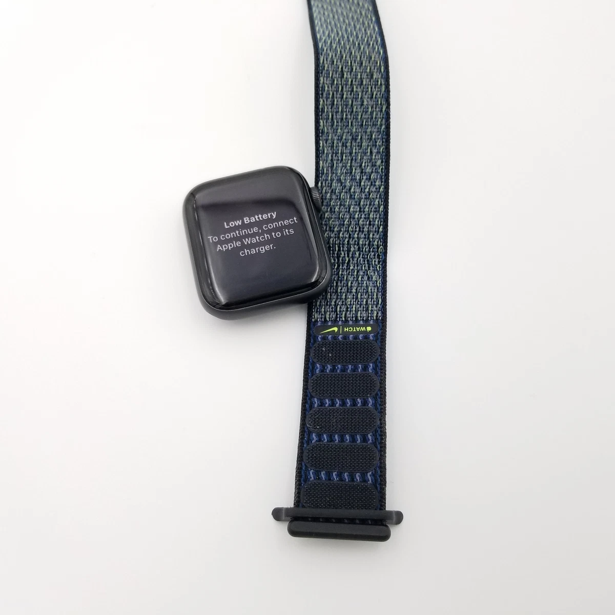 Apple Watch SE 44mm Space Gray Aluminum Case w/ Nike Stretch Band