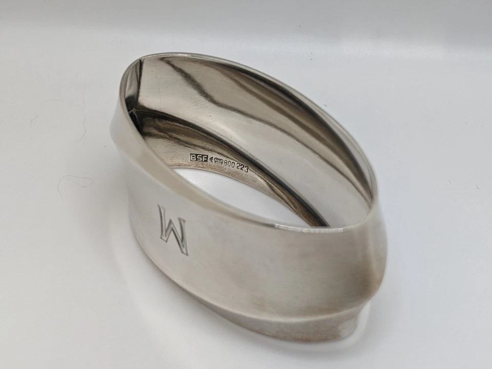 Anillo servilletero moderno vintage alemán plata 800 mediados de siglo "M" grabado inicial Foto 2 de 4