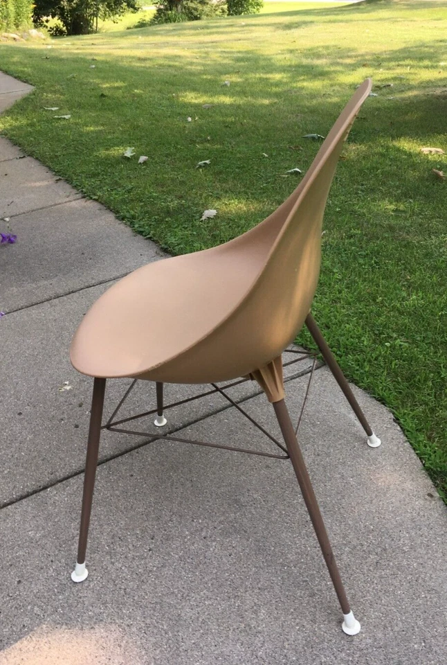 **Vintage MCM ATOMIC MOLDED BUCKET CHAIR SEAT MOCHA TAN STEEL LEGS WHITE TIPS - Image 4 of 4