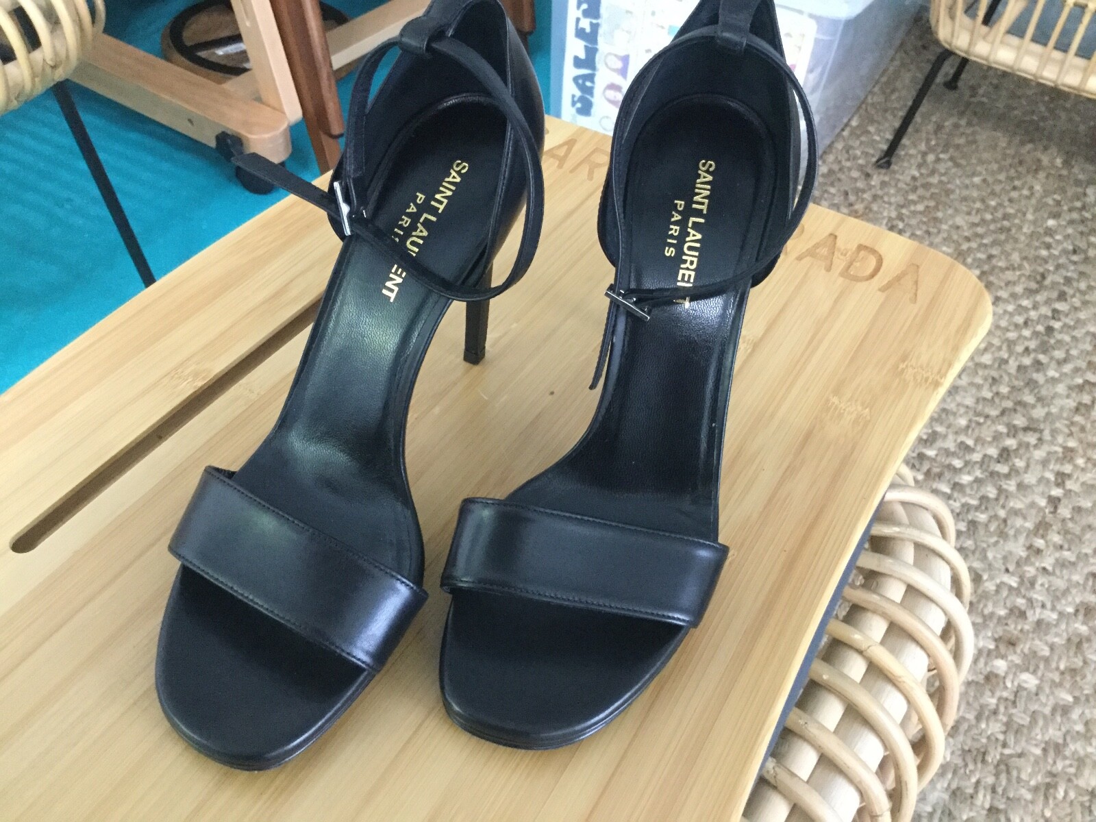 Sandali Saint Laurent YSL Paris Jane cinturino alla caviglia tacco