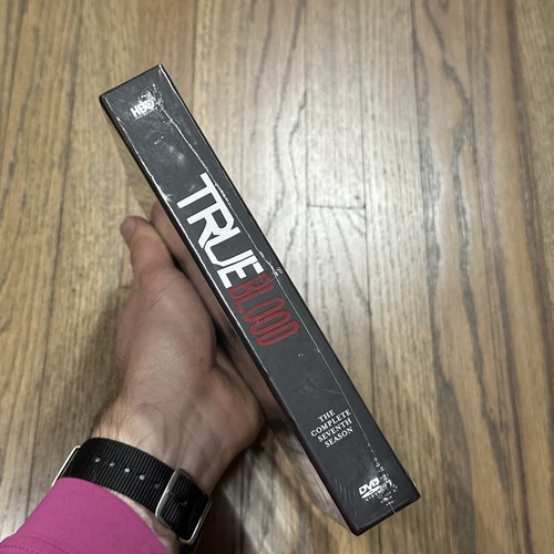 True Blood: The Complete 7th Seventh Season - 4 Disc DVD Box Set BRAND NEW - Foto 9 di 9