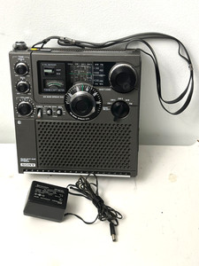 SONY FM/MW/SW 5 Band Receiver Model ICF-5900W W/Power Supply , Tested/Works.